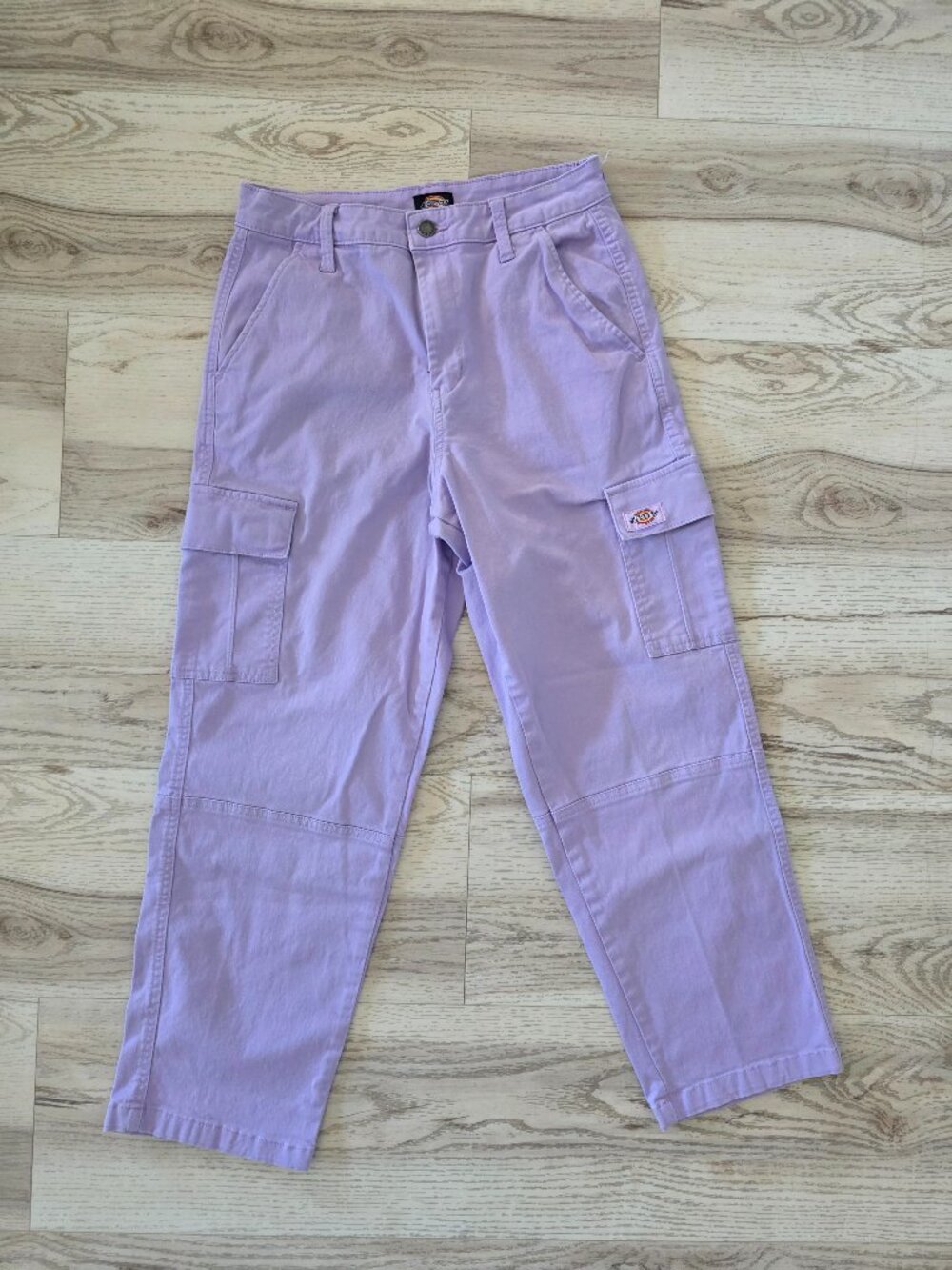 Dickies Women's Relaxed Cropped Cargo Pants Purple Lilac High Rise Size 27R - Picture 1 of 8